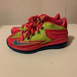 Nike LeBron 11 Low GS Volt/Photo Blue-Hyper Pink